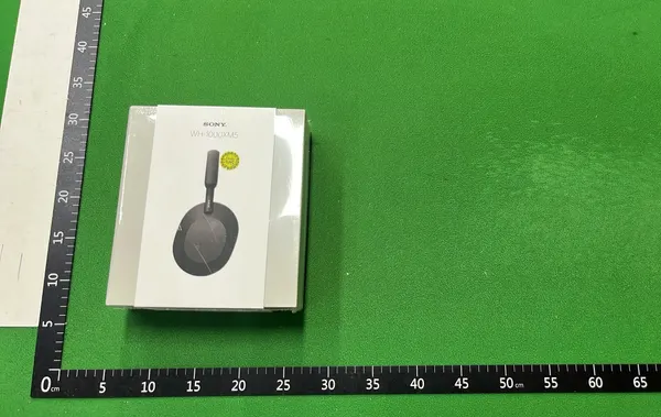 Black Over-Ear Headphones With Padded Headband — warehouse QC photo 3