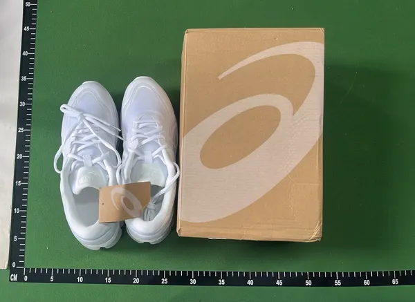 White Mesh Running Sneakers With Clear Sole — warehouse QC photo 1
