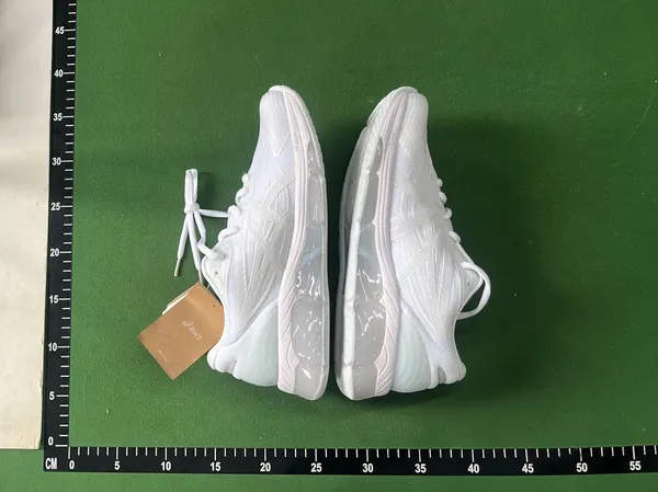 White Mesh Running Sneakers With Clear Sole — warehouse QC photo 4