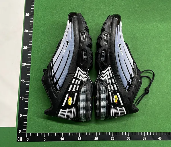 Running Sneakers With Visible Heel Air Cushion (Red) — warehouse QC photo 4