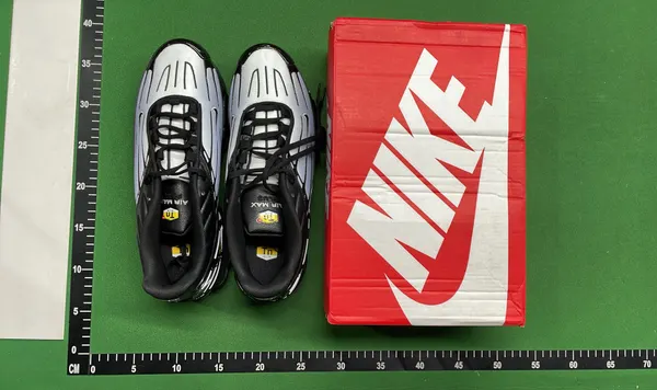Running Sneakers With Visible Heel Air Cushion (Black) — warehouse QC photo 1