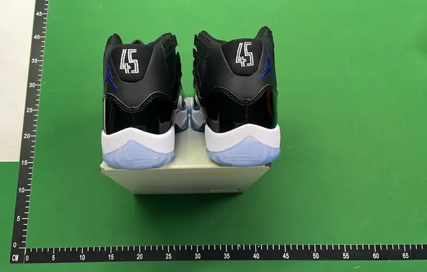Basketball Sneakers With Patent Mudguard And Icy Sole — warehouse QC photo 3
