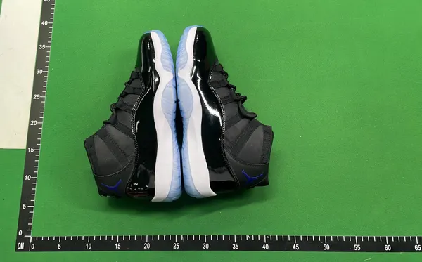 Basketball Sneakers With Patent Mudguard And Icy Sole — warehouse QC photo 5