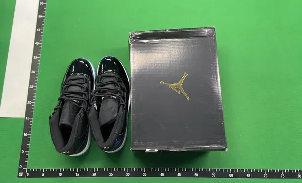 Basketball Sneakers With Patent Mudguard And Icy Sole (Blue) — warehouse QC photo 1