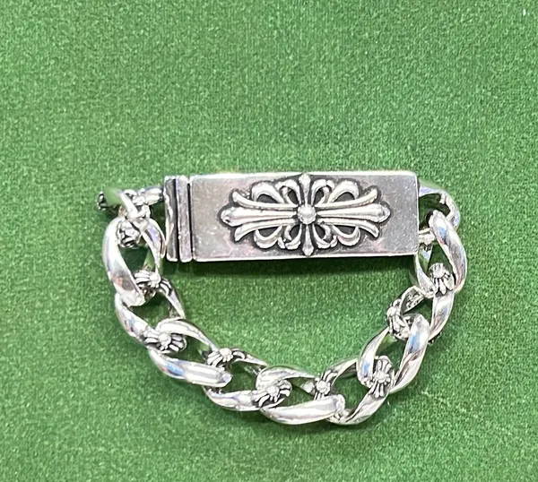 Silver Cross Motif Chunky Chain Bracelet — warehouse QC photo 1