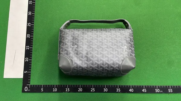 Chevron Print Zip Cosmetic Pouch Bag — warehouse QC photo 2