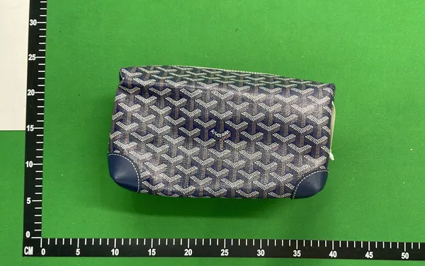 Chevron Print Zip Cosmetic Pouch Bag — warehouse QC photo 4