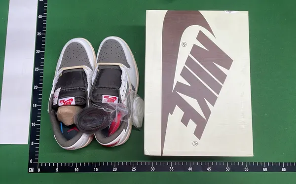 Two-Tone Leather Basketball Sneakers (#3) — warehouse QC photo 1