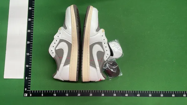 Two-Tone Leather Basketball Sneakers (#6) — warehouse QC photo 4