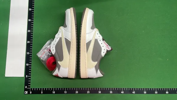Two-Tone Leather Basketball Sneakers (#6) — warehouse QC photo 5