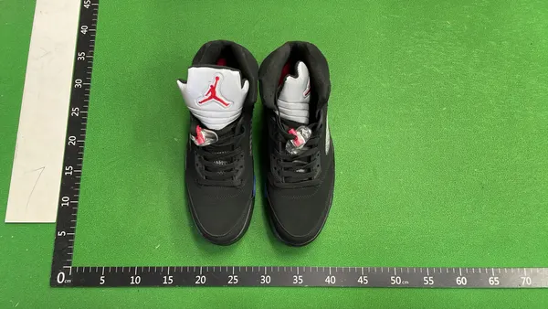 Basketball Sneakers With Lace Lock And Toothed Midsole — warehouse QC photo 6