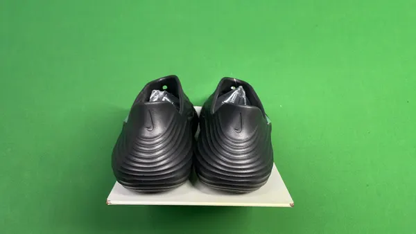 Black Molded Foam Clogs With Ridged Texture — warehouse QC photo 3