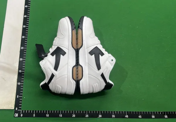 White Leather Low-Top Sneakers With Hang Tag (36–45) — warehouse QC photo 5