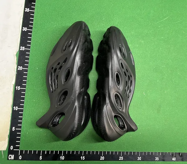 Molded Foam Clogs With Cutout Vents — warehouse QC photo 5