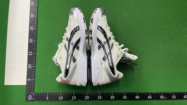 Chunky Retro Running Sneakers With Visible Heel Unit (#3) — warehouse QC photo 4