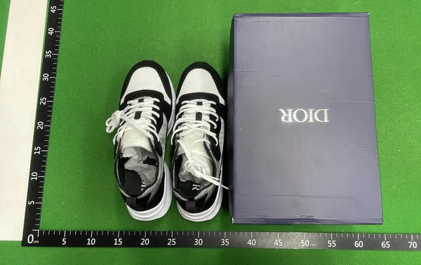 Black And White Suede Panel Runner Sneakers — warehouse QC photo 1