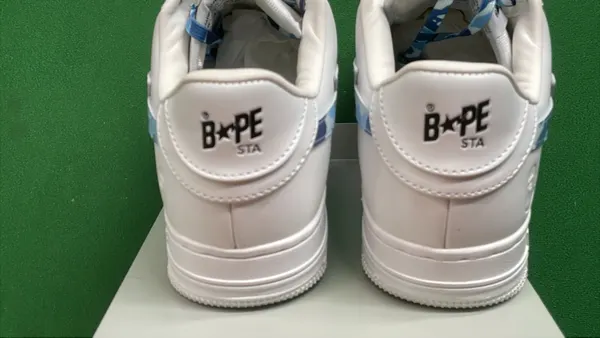 Low-Top Sneakers With Star Side Panels (Red) — warehouse QC photo 3