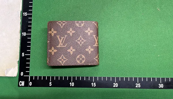 Brown Monogram Print Bifold Wallet (Black) — warehouse QC photo 5