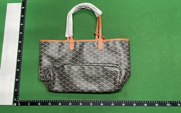 Grey Chevron Print Tote Bag With Pouch — warehouse QC photo 2