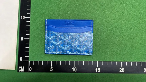 Tan And Black Chevron Print Card Holder — warehouse QC photo 4