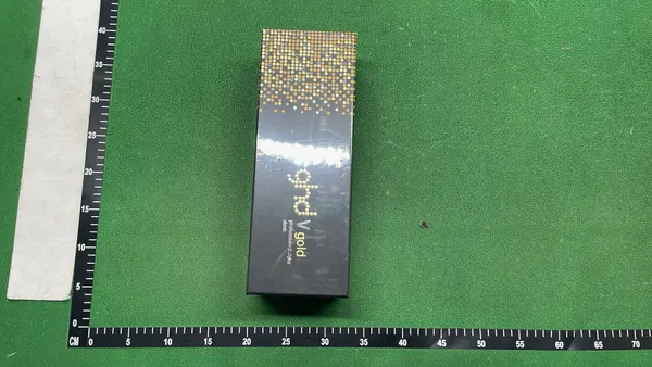 Black Ceramic Hair Straightener With Gold Plates — warehouse QC photo 3