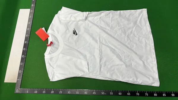 White Crewneck T-Shirt With Embroidered Chest Logo — warehouse QC photo 6