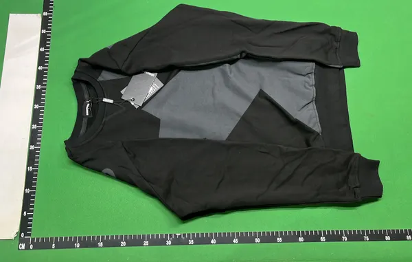 Black Crewneck Sweatshirt With Tonal Leaf Graphic — warehouse QC photo 6