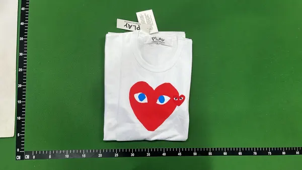 White Tee With Large Black Heart Print — warehouse QC photo 4
