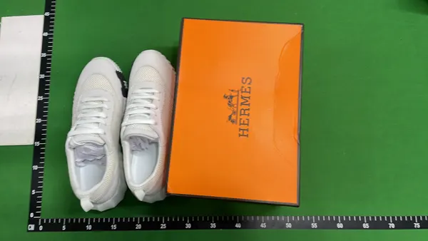 White Leather Sneakers With Ridged Wave Sole — warehouse QC photo 1