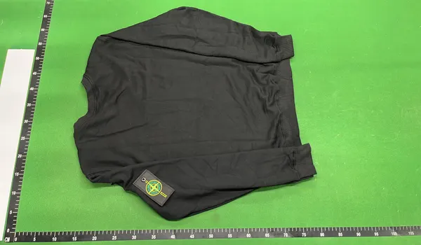 Sweatshirts And Zip Hoodies With Sleeve Badge (White) — warehouse QC photo 3
