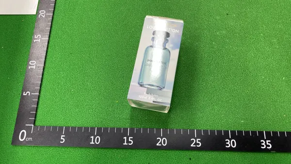 Pink Gradient Perfume In Glass Bottle — warehouse QC photo 1