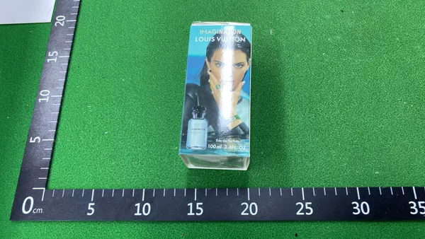 Pink Gradient Perfume In Glass Bottle — warehouse QC photo 2
