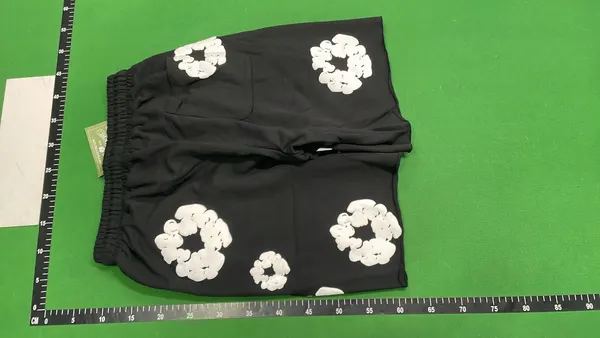 Black Shorts With Grey Puff Floral Print — warehouse QC photo 3