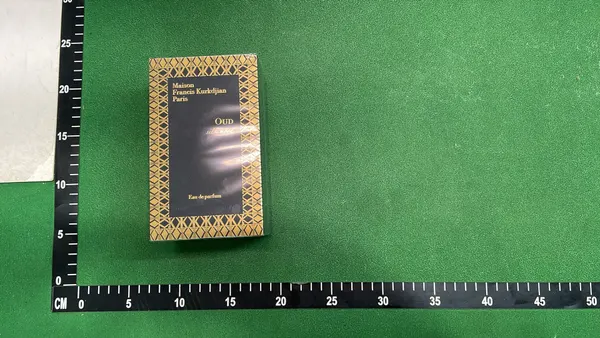 Square Glass Perfume Bottle With Gold Cap — warehouse QC photo 4