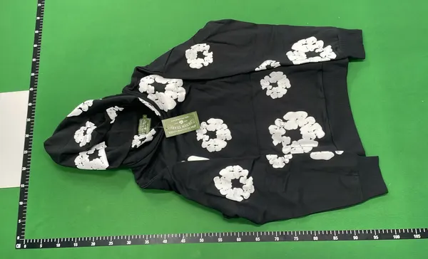Floral Wreath Print Hooded Sweatshirt Set (White) — warehouse QC photo 2