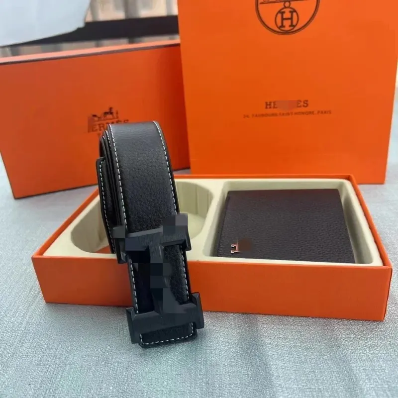 Black Leather Belt With Matte Black Buckle — merchant catalogue photo