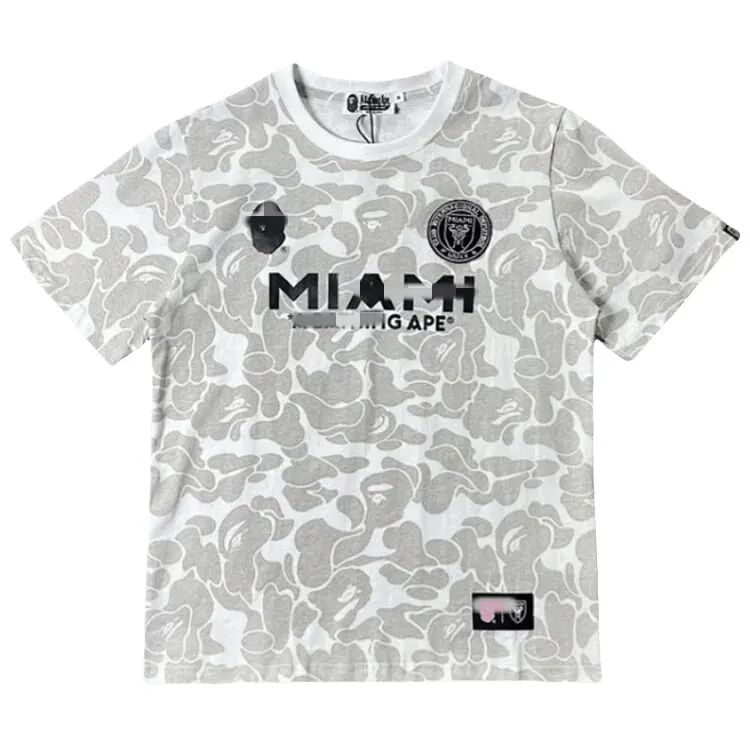 White Camo Print T-Shirt With Chest Crest — merchant catalogue photo
