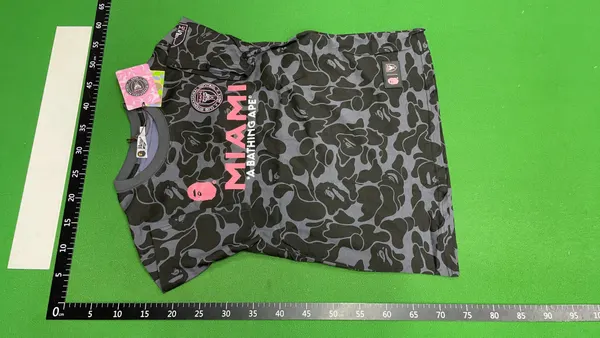 White Camo Print T-Shirt With Chest Crest — warehouse QC photo 6
