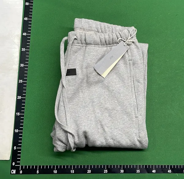 Gray Fleece Sweatpants With Drawstring Waist — warehouse QC photo 4