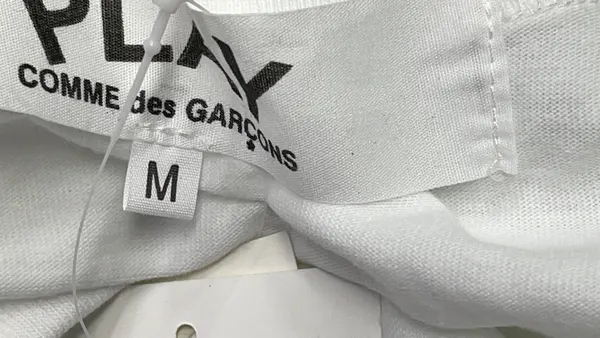 White Crew Neck T-Shirt With Heart Emblem — warehouse QC photo 1