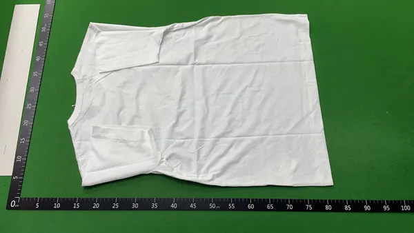 White Crew Neck T-Shirt With Heart Emblem — warehouse QC photo 3