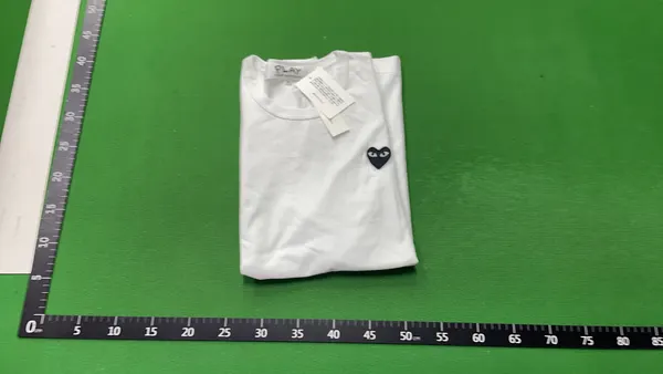 White Crew Neck T-Shirt With Heart Emblem — warehouse QC photo 4