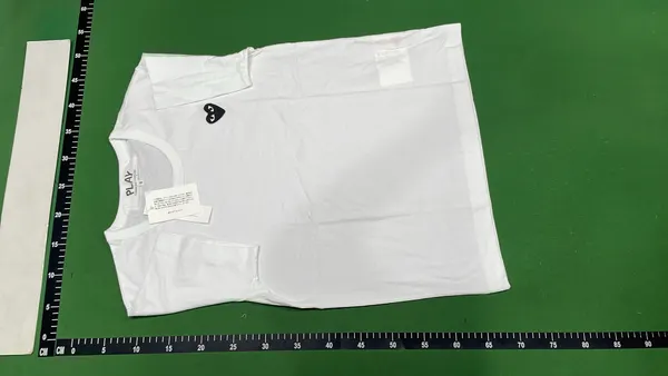 White Crew Neck T-Shirt With Heart Emblem — warehouse QC photo 6