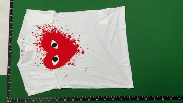 White Heart Graphic Print T-Shirt — warehouse QC photo 6