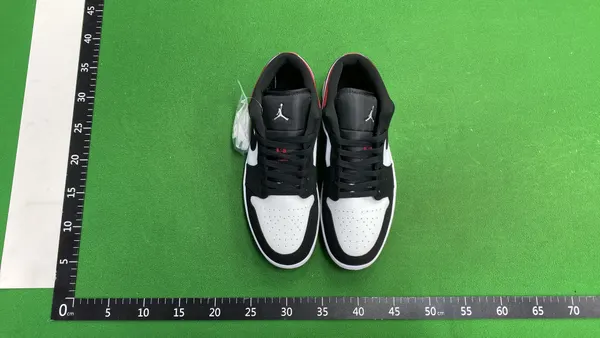 White Leather Low-Top Basketball Sneakers (Blue) — warehouse QC photo 6