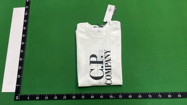Short Sleeve T-Shirt With Graphic Chest Print — warehouse QC photo 4