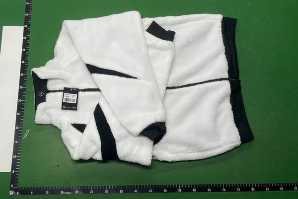 Cream Sherpa Fleece Jacket With Curved Contrast Panel — warehouse QC photo 2
