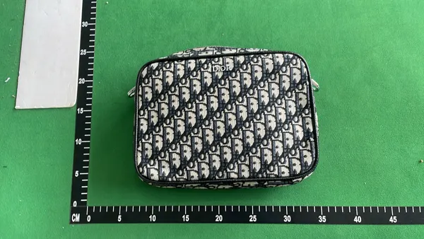 Grey Geometric Print Crossbody Camera Bag — warehouse QC photo 1
