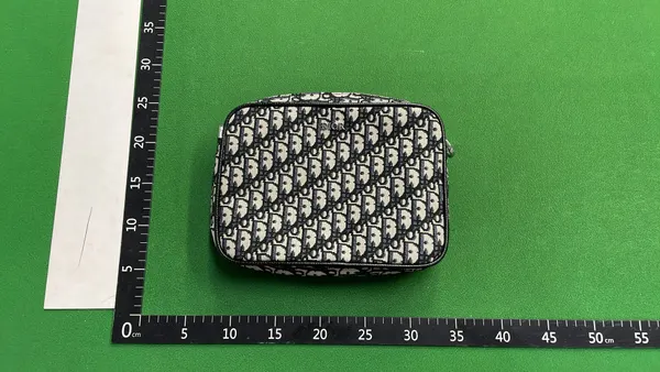 Grey Geometric Print Crossbody Camera Bag — warehouse QC photo 4