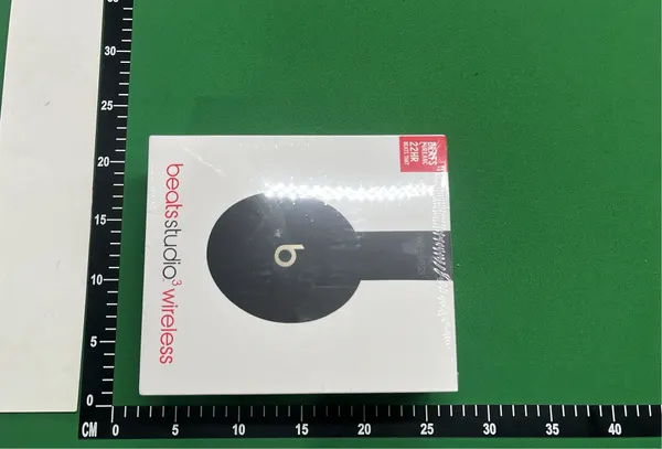 Over-Ear Wireless Headphones With Carry Pouch — warehouse QC photo 3